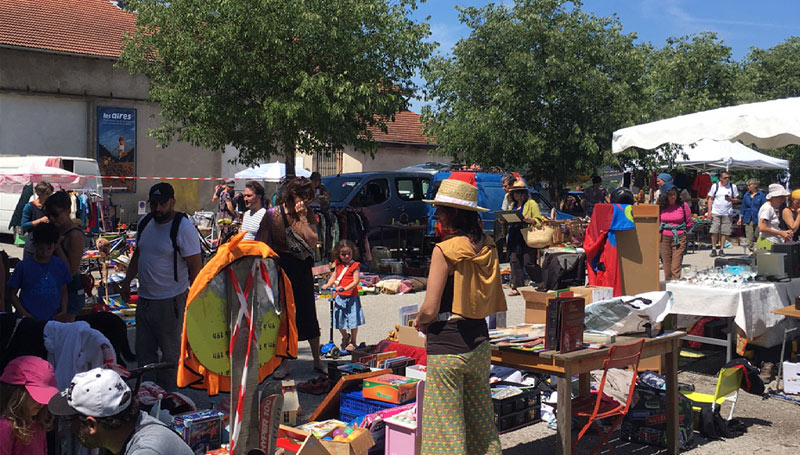 vide-grenier vide-grenier